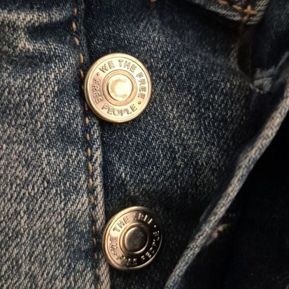 Free People We The Free Shorts 24 Crvy High Rise Button Fly Medium Wash Denim - Picture 5 of 9